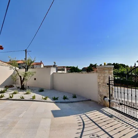 Holiday House With Relaxing Pool * Segotici