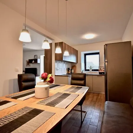 Holiday House With Relaxing Pool * Segotici